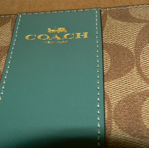 ♦Coach VTG Corner Zip Wristlet F58035-Khaki & Dark Turquoise- Brand New With Tag - Picture 6 of 16